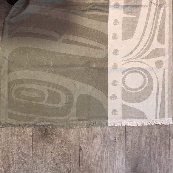 Raven design scarf/shawls - Picture 6 of 9